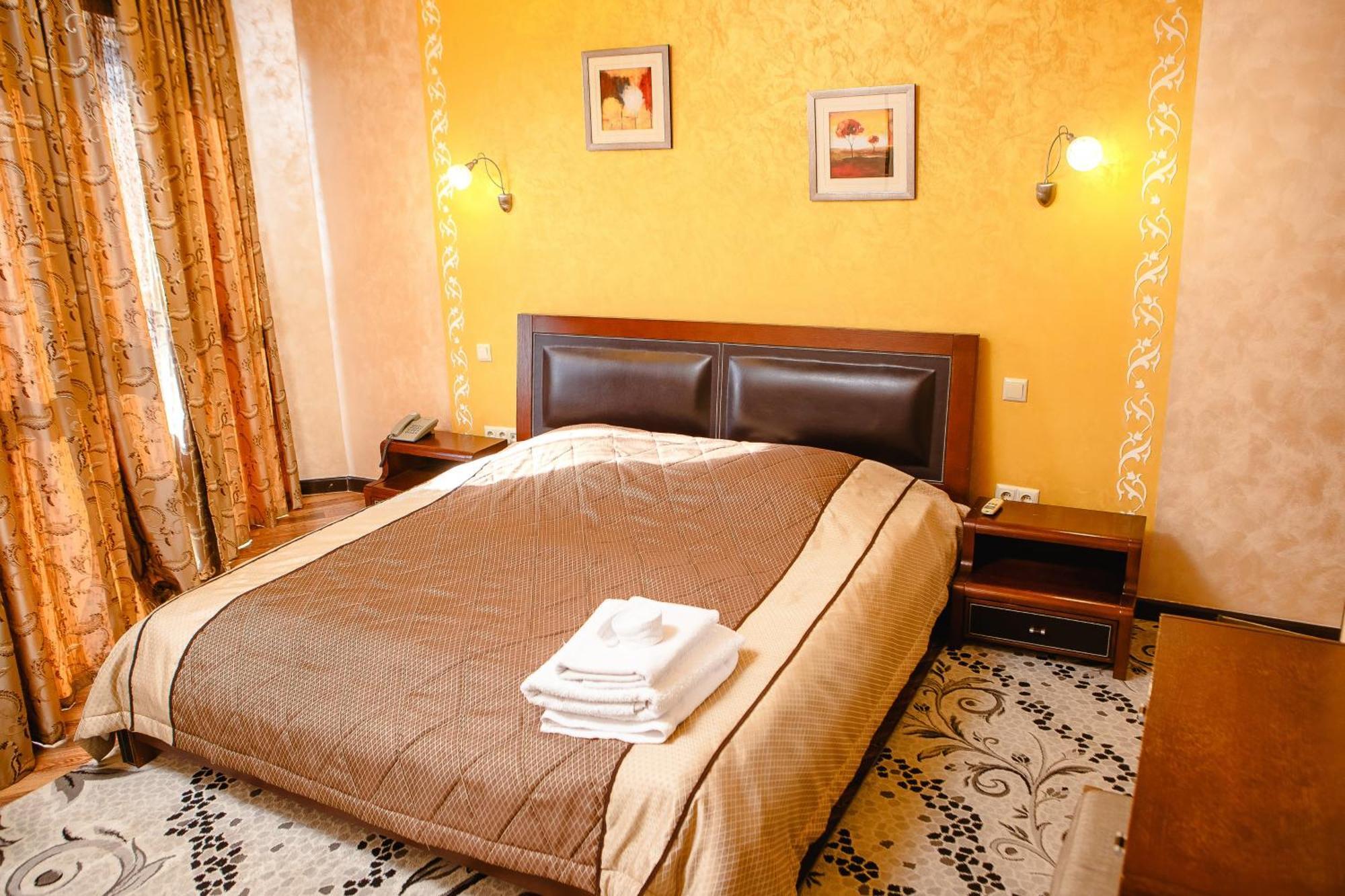 Totem Hotel Shymkent Ngoại thất bức ảnh